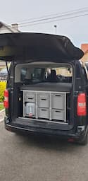 VarioBox EUROBOX z kanistrem 20 l i kuchenką w Citroenie Spacetourer 2018