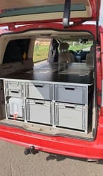 VarioBox EUROBOX z kanistrem 20 l w Mercedesie Viano 2010