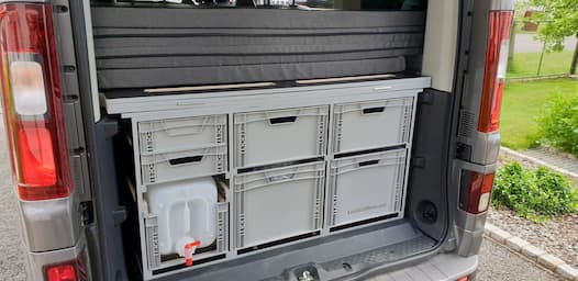 VarioBox EUROBOX z kanistrem 20 l w Renaultie Traffic 2019