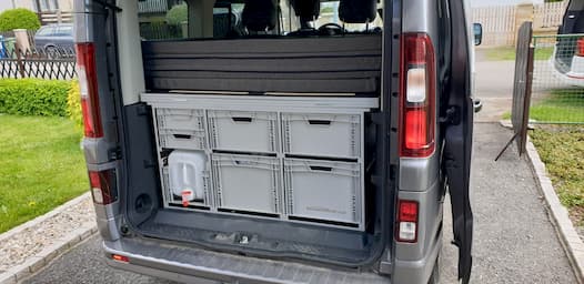VarioBox EUROBOX z kanistrem 20 l w Renaultie Traffic 2019