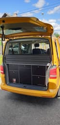 VarioBox SOCKETBOX s kanystrem 20 l ve Volkswagenu Caravelle T5