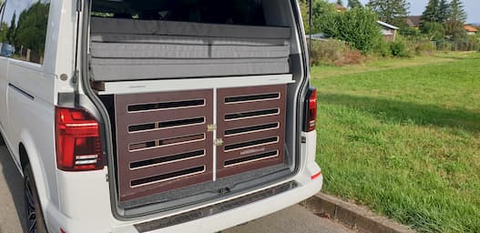 VarioBox ANIMALBOX ve Volkswagenu Caravelle T6.1 2020