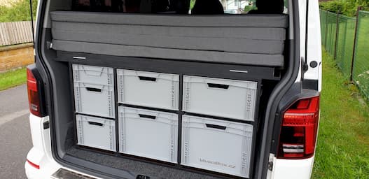 VarioBox EUROBOX w Volkswagenie Caravelle T6.1 2020 - czarna krawędź